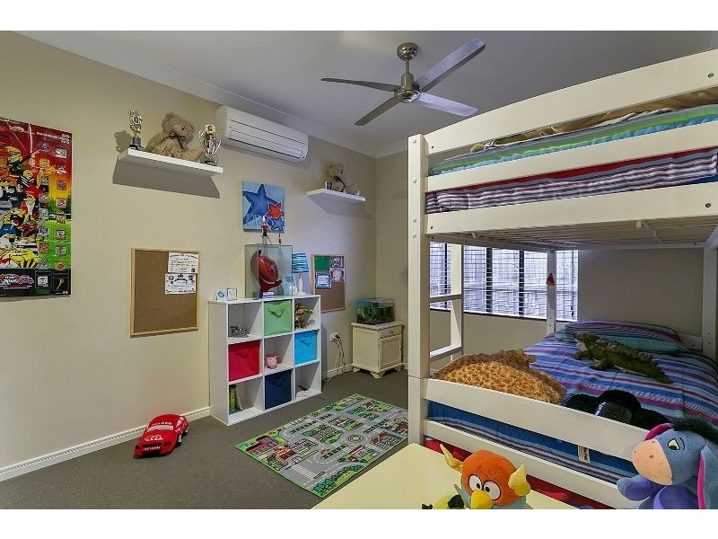 6 Iridescent close, Trinity Park QLD 4879