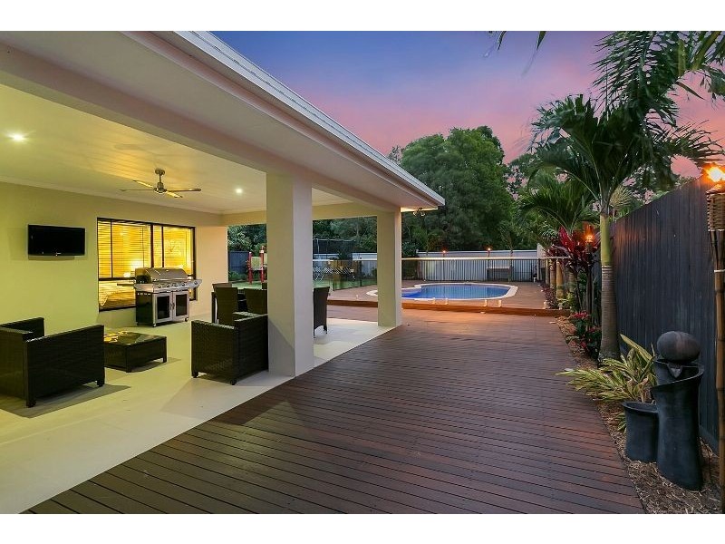 6 Iridescent close, Trinity Park QLD 4879