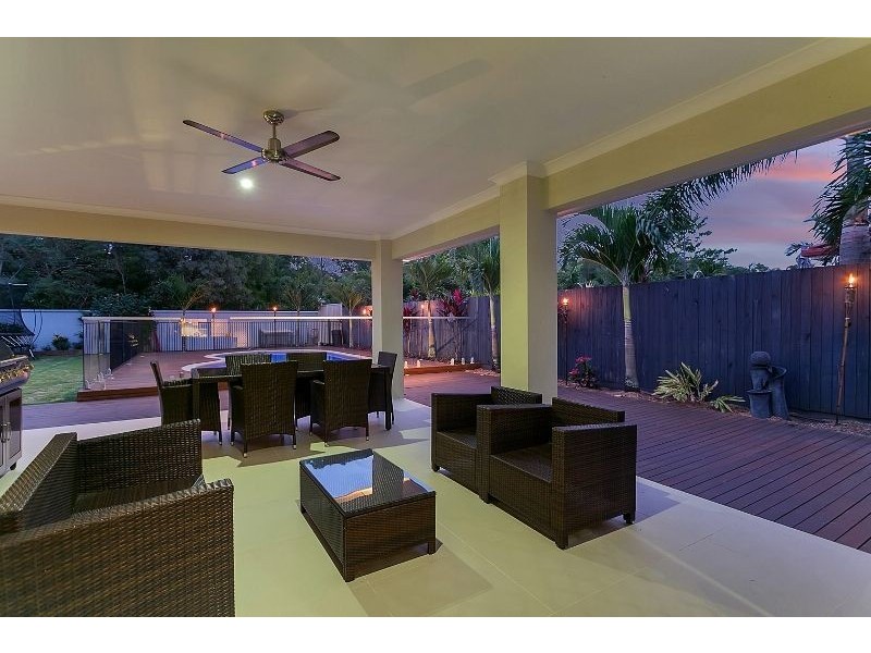 6 Iridescent close, Trinity Park QLD 4879