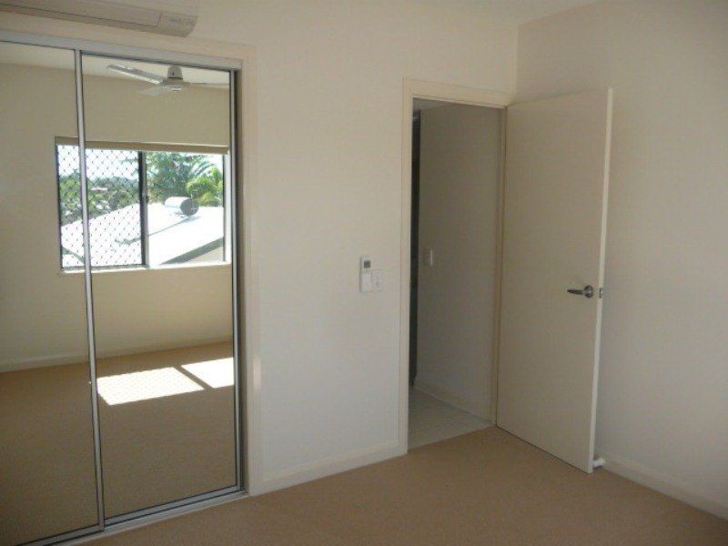 5/2 Golden Grove Drive, Bentley Park QLD 4869