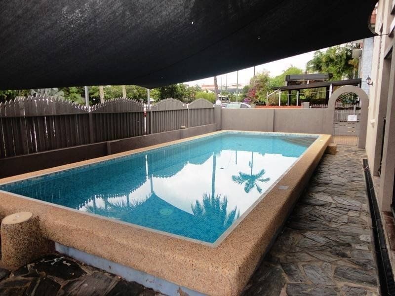 1/211 Lake Street, Cairns North QLD 4870