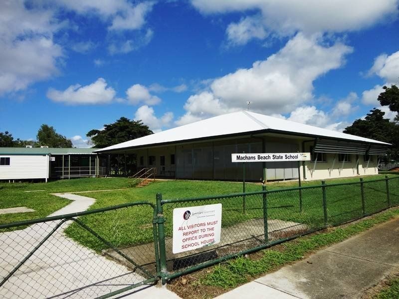 44 Christensen Street, Machans Beach QLD 4878