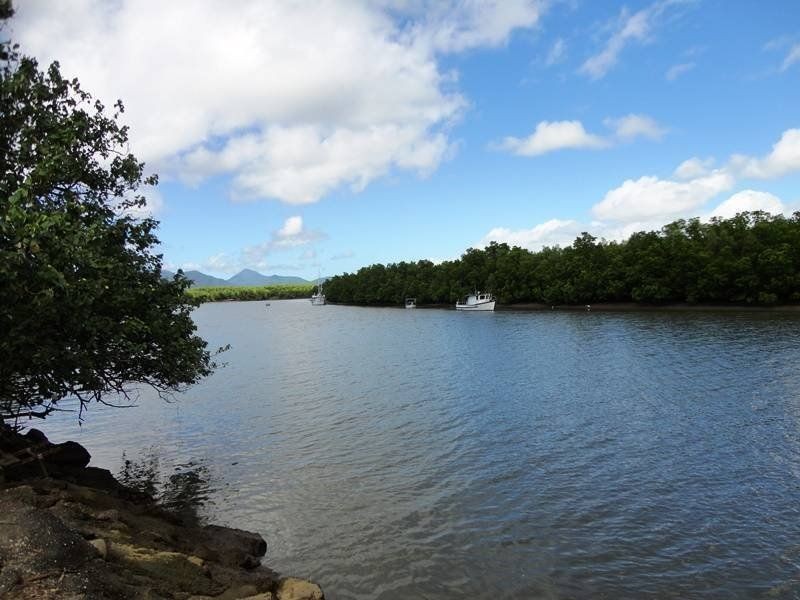 44 Christensen Street, Machans Beach QLD 4878