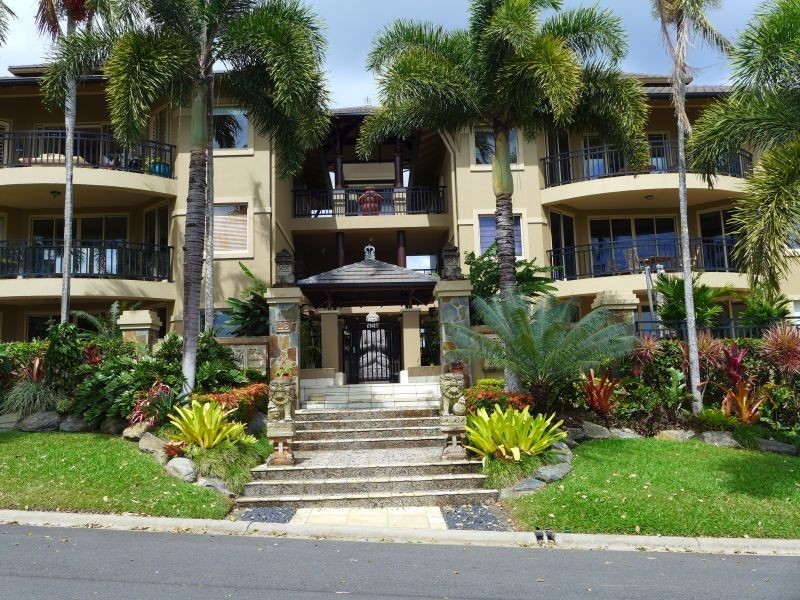 8/13 Colonel Cummings Drive, Palm Cove QLD 4879