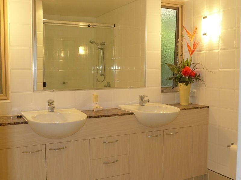 8/13 Colonel Cummings Drive, Palm Cove QLD 4879