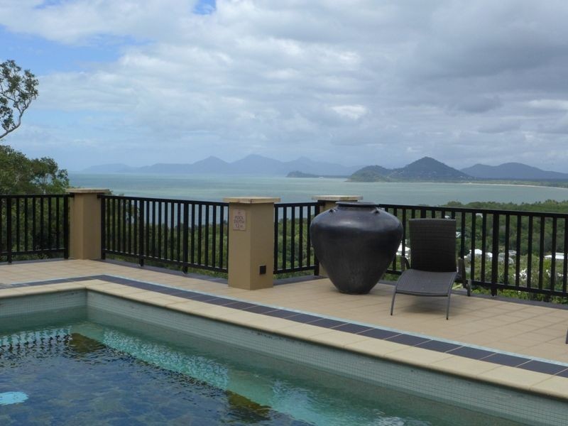 8/13 Colonel Cummings Drive, Palm Cove QLD 4879