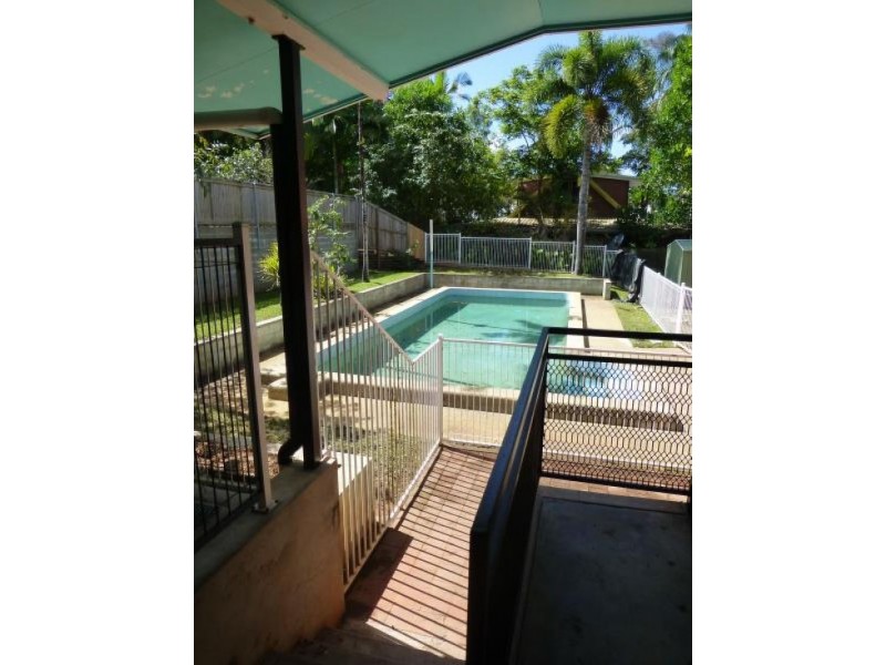 6-8 Sommerville Street, Whitfield QLD 4870