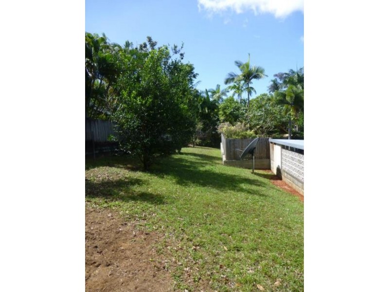 6-8 Sommerville Street, Whitfield QLD 4870