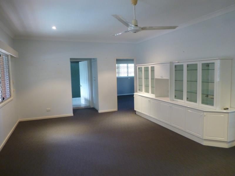 6-8 Sommerville Street, Whitfield QLD 4870