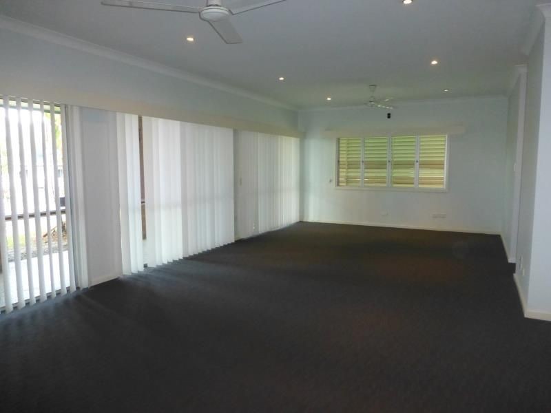 6-8 Sommerville Street, Whitfield QLD 4870