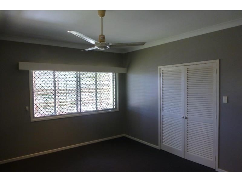6-8 Sommerville Street, Whitfield QLD 4870