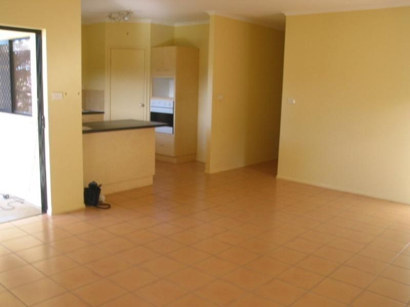 16 Brian Street, Brinsmead QLD 4870