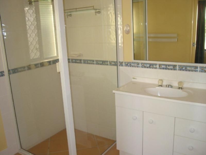 16 Brian Street, Brinsmead QLD 4870