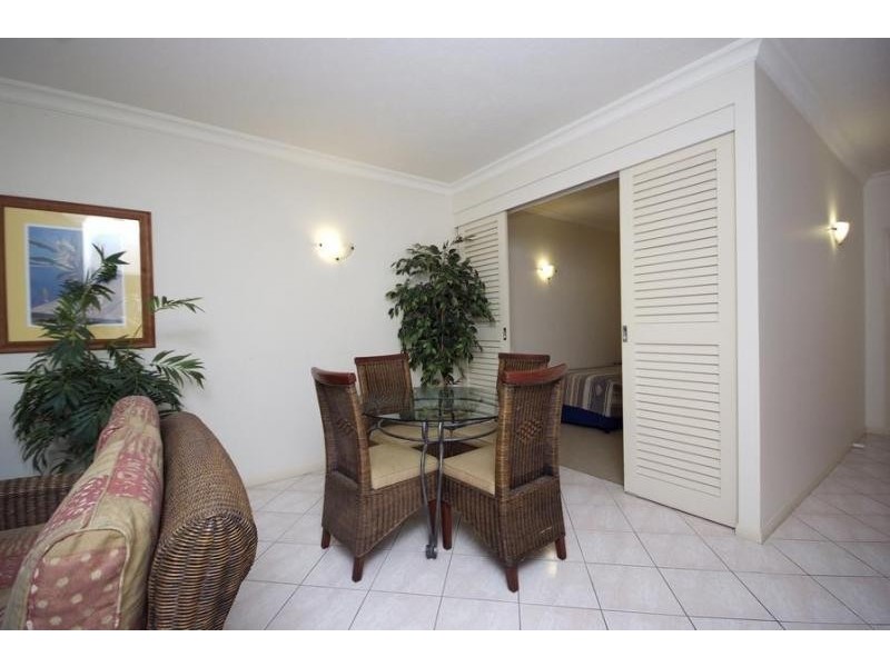 1112/2 Greenslopes Street, Cairns North QLD 4870