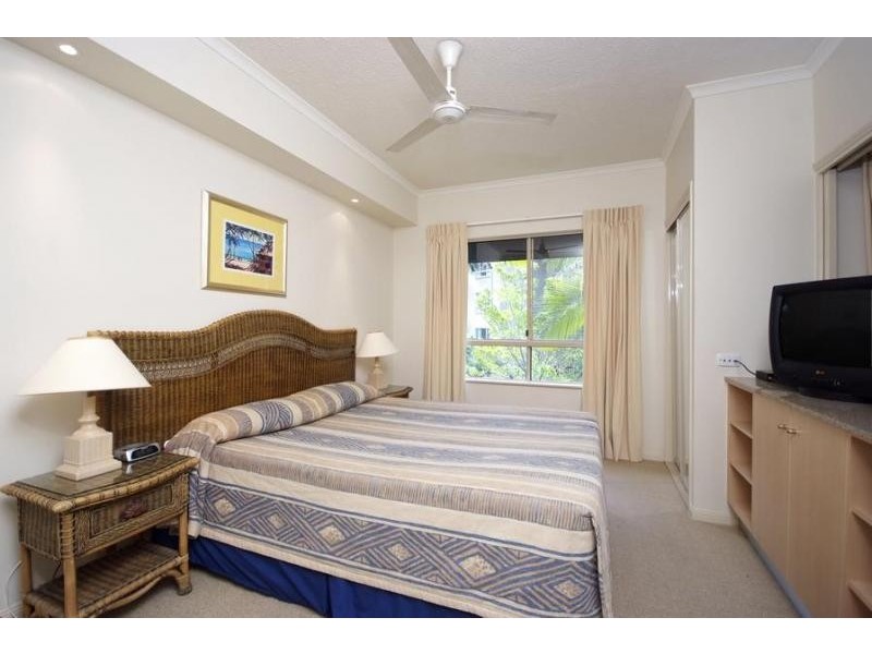 1112/2 Greenslopes Street, Cairns North QLD 4870