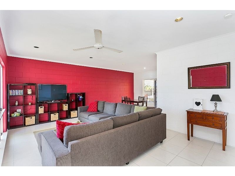 3 Summerhill Drive, Mooroobool QLD 4870