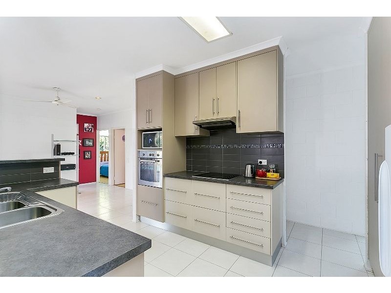 3 Summerhill Drive, Mooroobool QLD 4870