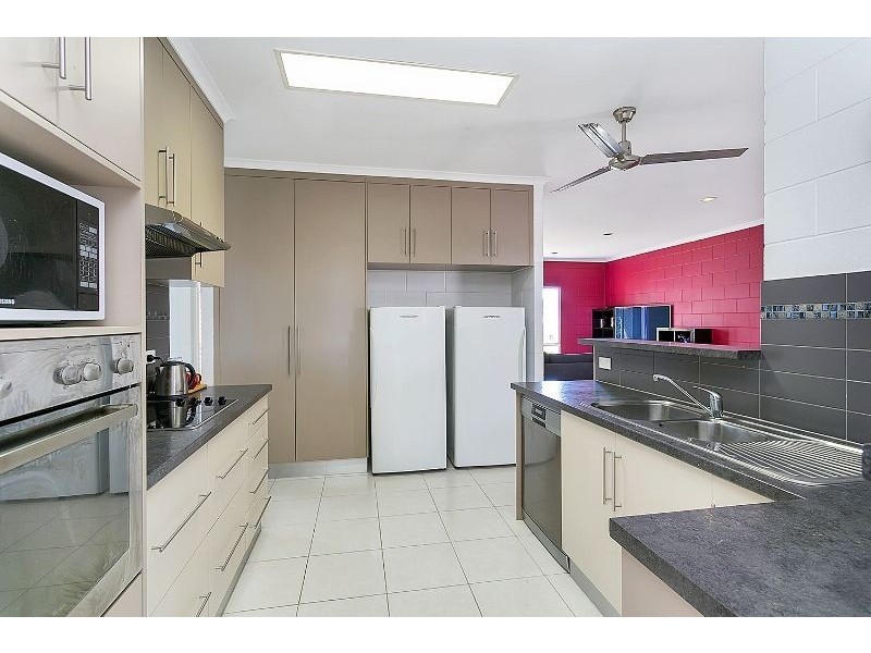 3 Summerhill Drive, Mooroobool QLD 4870