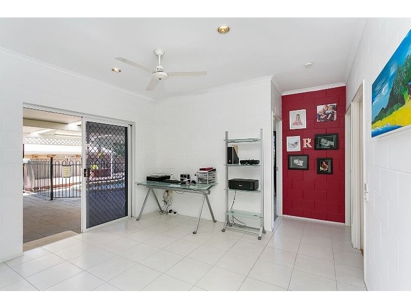 3 Summerhill Drive, Mooroobool QLD 4870