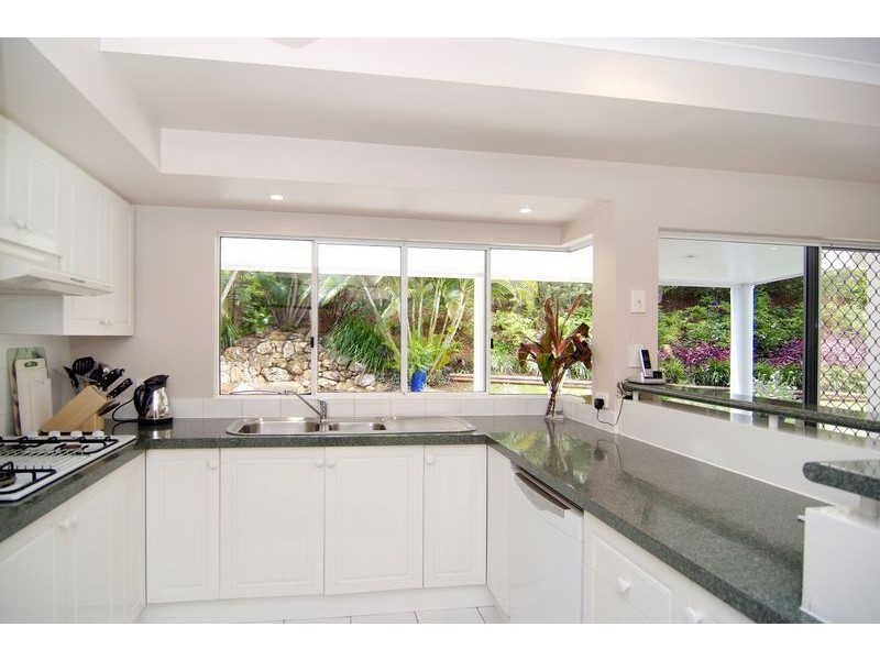 7 Woodmont Place, Mooroobool QLD 4870