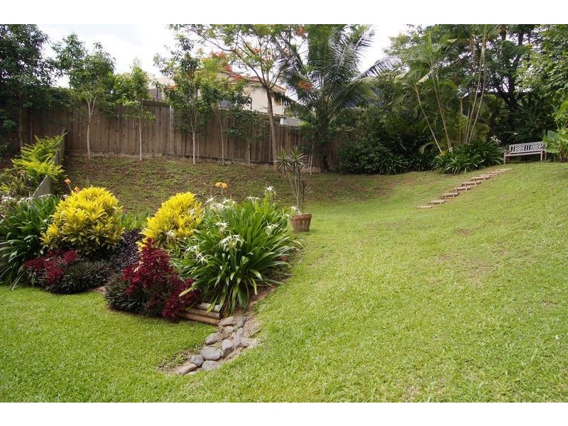 7 Woodmont Place, Mooroobool QLD 4870