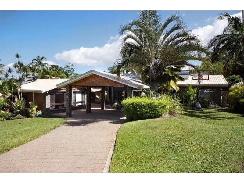 6 Forum Close, Mooroobool QLD 4870