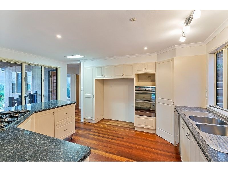 10 Tolson Close, Brinsmead QLD 4870