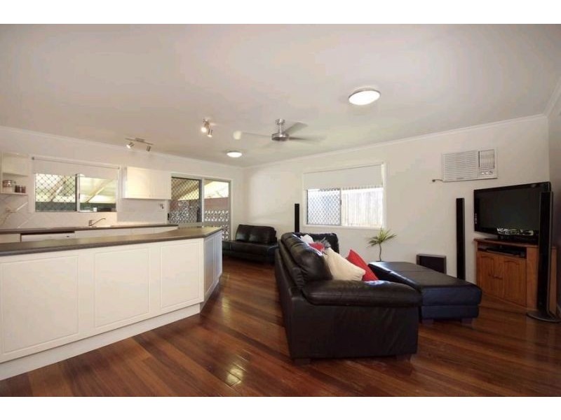 141-143 McCormack Street, Manunda QLD 4870