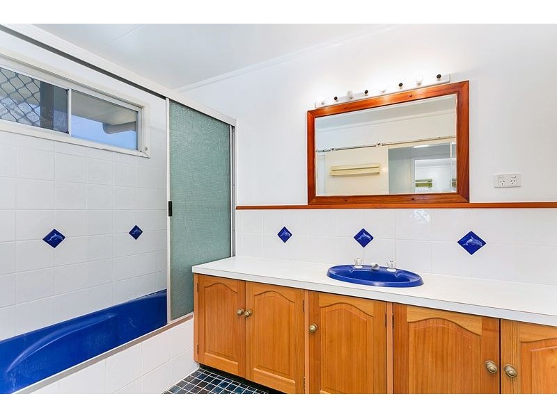 141-143 McCormack Street, Manunda QLD 4870