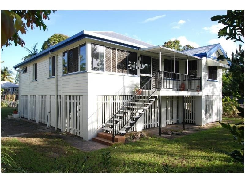 39 Smith Street, Cairns North QLD 4870