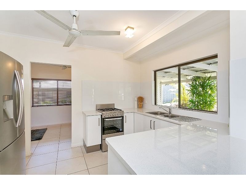 3 Begonia Place, Mooroobool QLD 4870