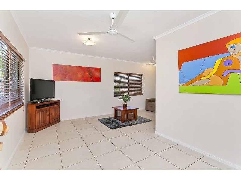 3 Begonia Place, Mooroobool QLD 4870