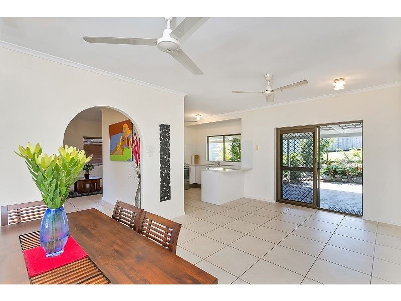 3 Begonia Place, Mooroobool QLD 4870