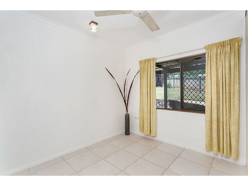 3 Begonia Place, Mooroobool QLD 4870