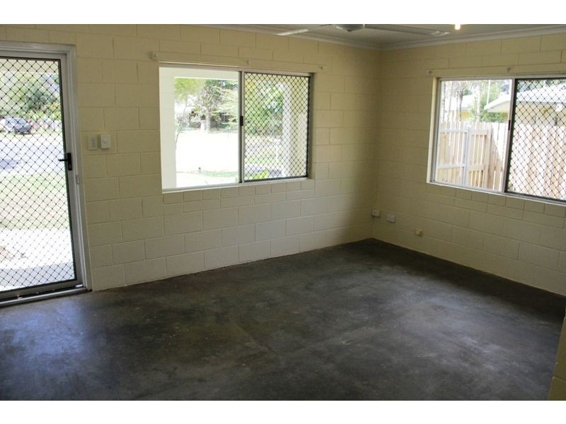 31A Enmore Street, Manoora QLD 4870