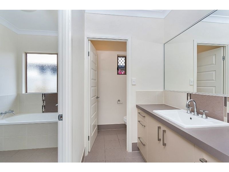 147 Fitzmaurice Drive, Bentley Park QLD 4869