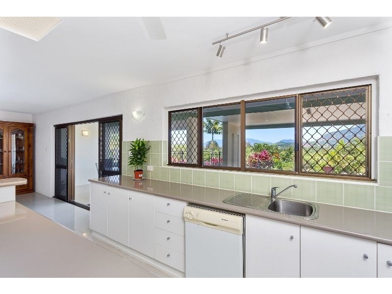 4 Dennis Close, Mooroobool QLD 4870