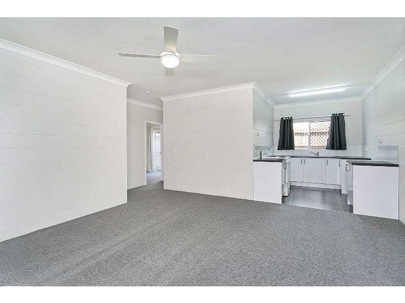 2/52 Pease Street, Manoora QLD 4870