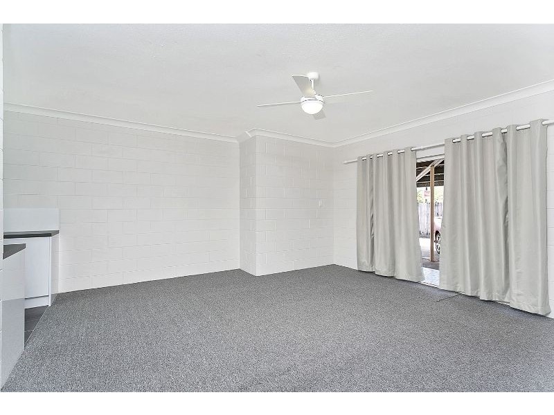 2/52 Pease Street, Manoora QLD 4870