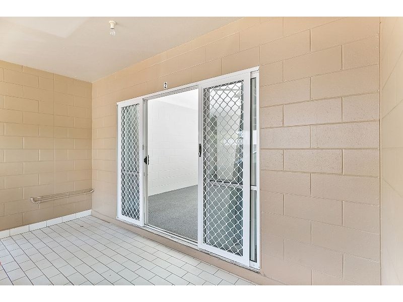 2/52 Pease Street, Manoora QLD 4870