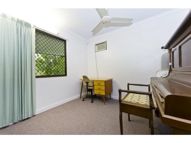 19 Augustus Street, Mooroobool QLD 4870