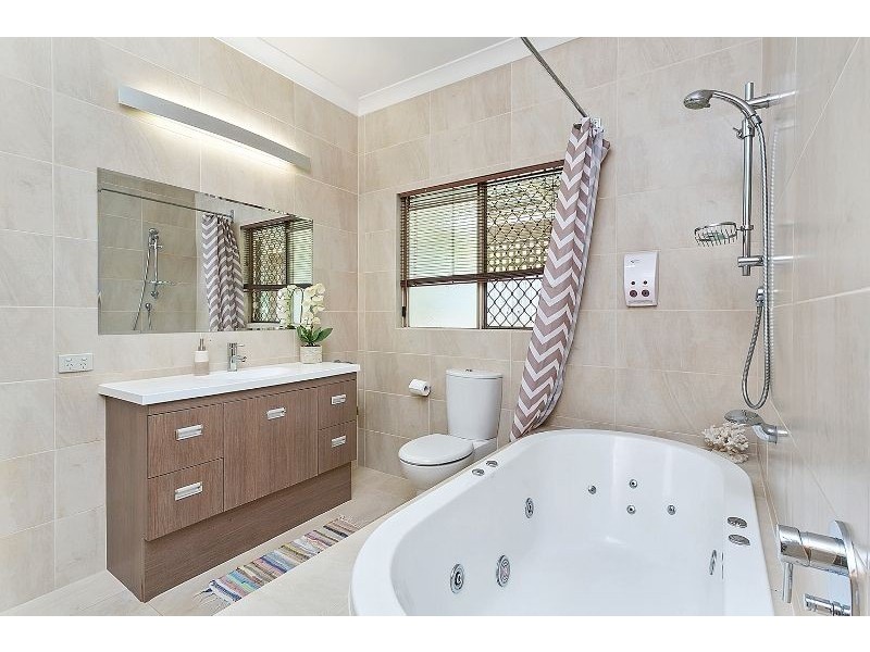 5 Wren Court, Bayview Heights QLD 4868