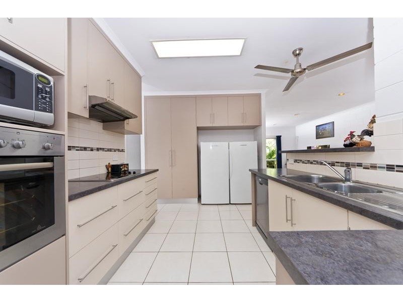 3 Summer Hill Drive, Mooroobool QLD 4870