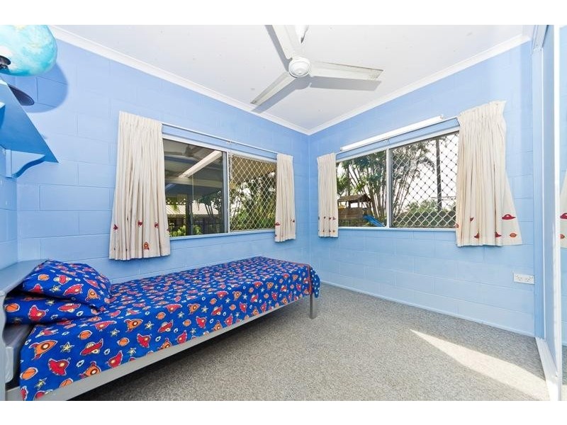 3 Summer Hill Drive, Mooroobool QLD 4870