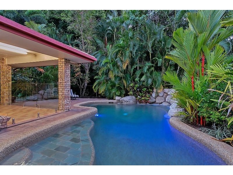 11 Olfersia Court, Mooroobool QLD 4870