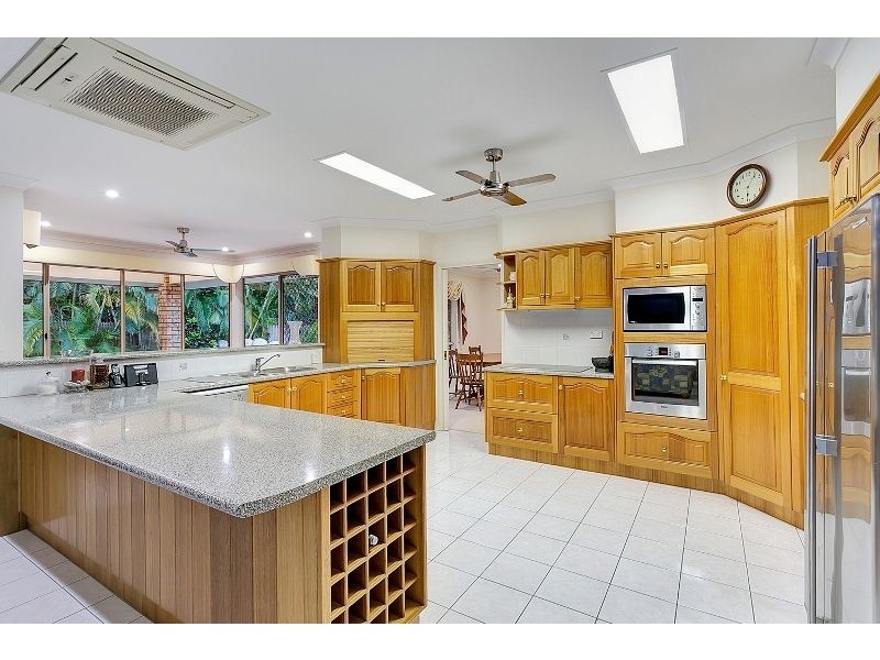 11 Olfersia Court, Mooroobool QLD 4870