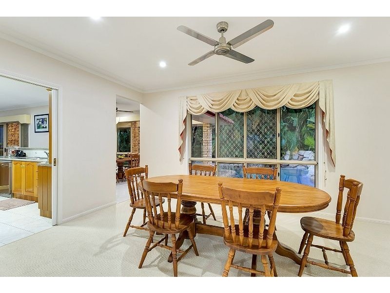 11 Olfersia Court, Mooroobool QLD 4870