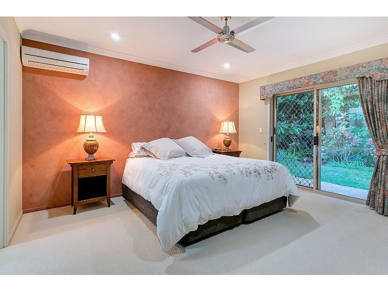 11 Olfersia Court, Mooroobool QLD 4870