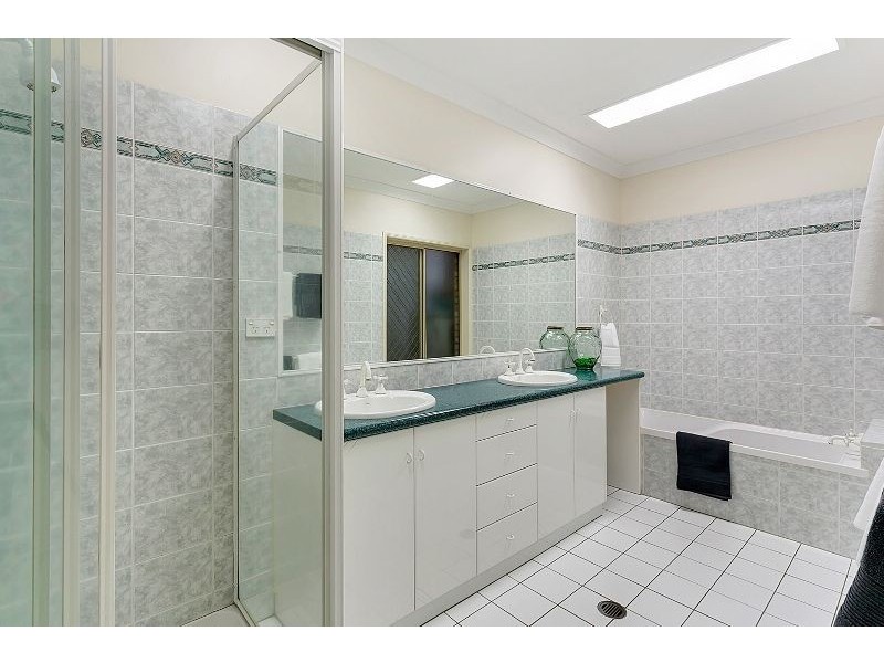 11 Olfersia Court, Mooroobool QLD 4870