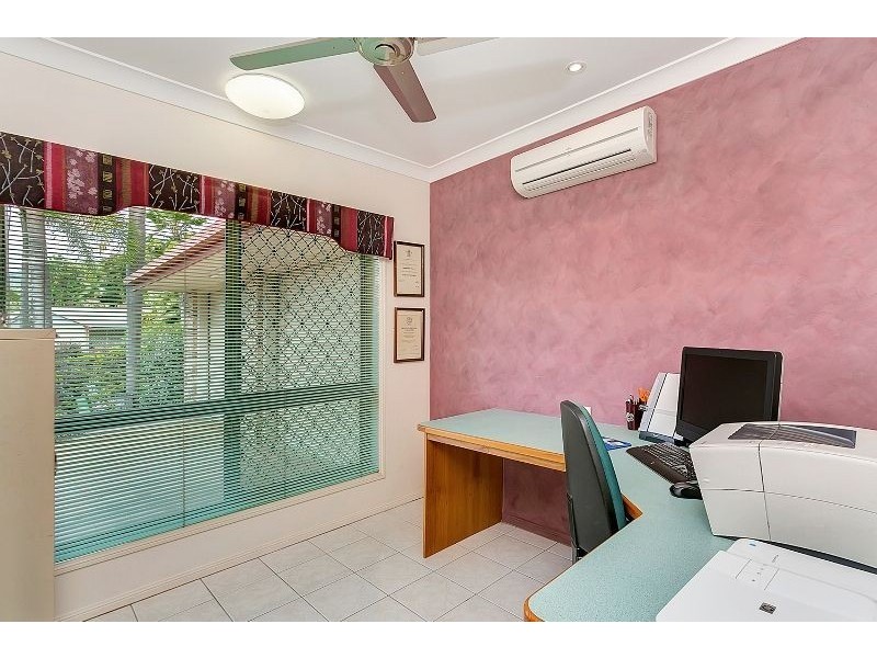 11 Olfersia Court, Mooroobool QLD 4870